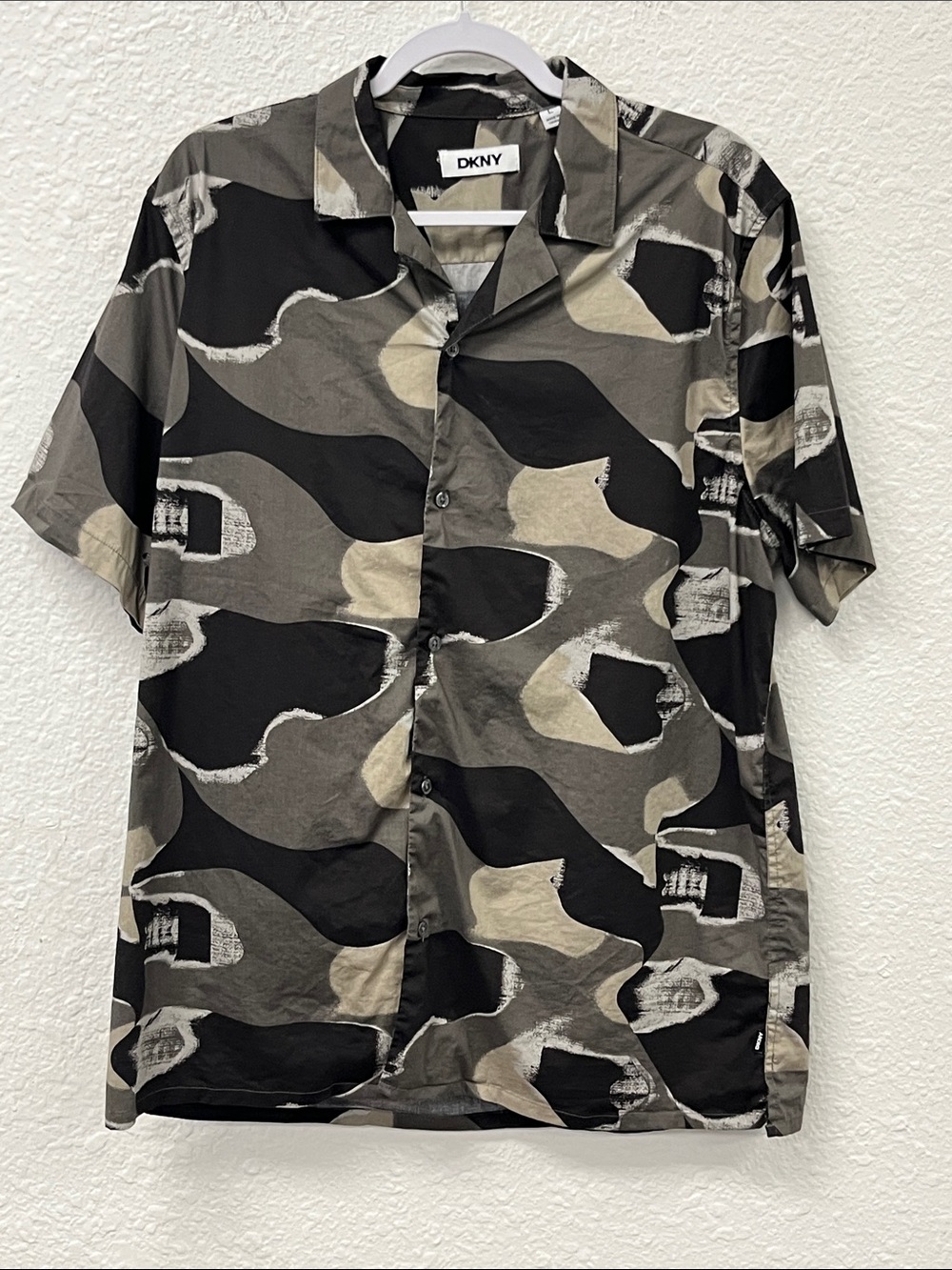 DKNY Men's Camo Short Sleeve Shirt